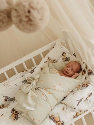 Zavinovačka je důležitým prvkem výbavičky od prvních dnů narození. Miminko se v ní cítí bezpečně a příjemně. Plní také...